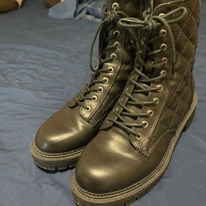 The shoes look good and the size is 6.50